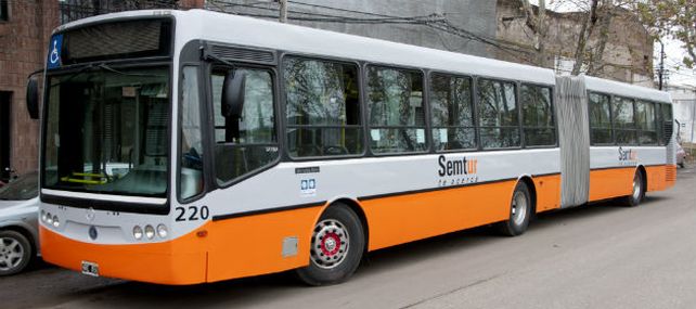 La intendenta Mónica Fein adelantó que el próximo domingo presentará las dos nuevas unidades de colectivos articulados que se incorporarán a la Semtur.