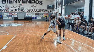 Con gran tarea de Strack, Almagro superó a Libertad en la Liga Federal.