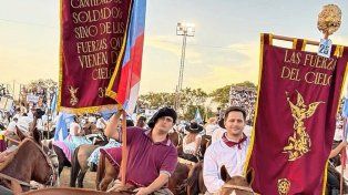 Las Fuerzas del Cielo desfilaron en el Festival de Jineteada y Folclore de Diamante.