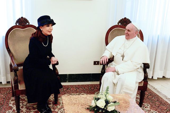 Cristina: Le pedí al Papa Franciso su adhesión para poder iniciar el diálogo por las Malvinas con el Reino Unido