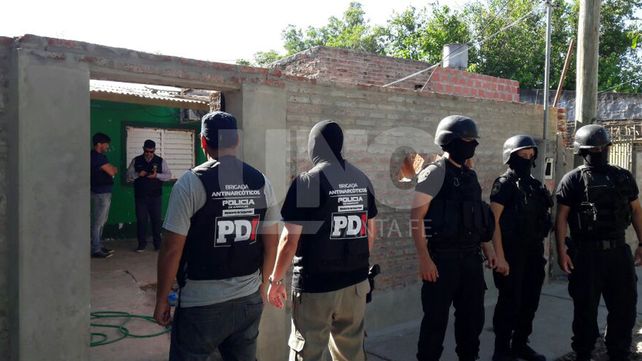 Santo Tomé: tres allanamientos con tres narcos presos por la venta barrial de drogas