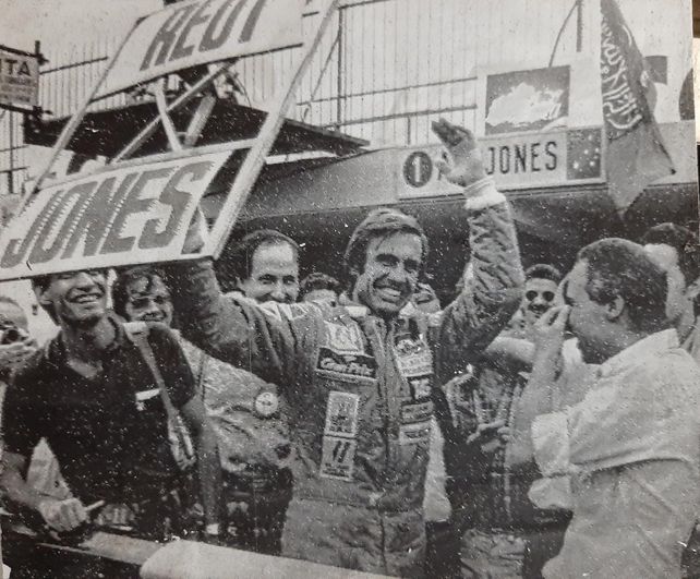 A nueve años de dejar la Fórmula 1, Reutemann saltó a la política y fue gobernador
