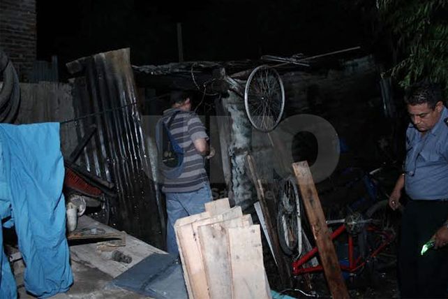 Murió un joven en un incendio en el interior de su casa de barrio Los Troncos