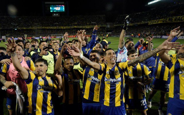 Algunos futbolistas del plantel profesional de Central tienen pensado mostrarles la Copa a los hinchas.