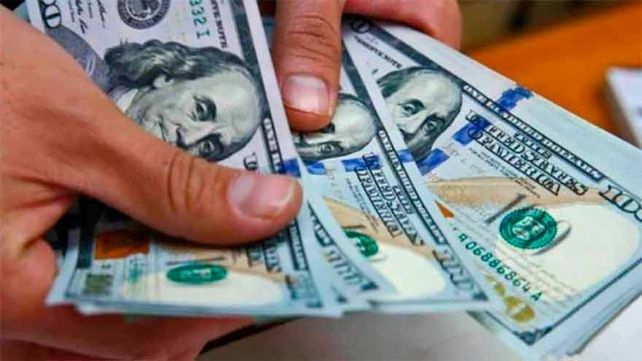 El d&oacute;lar paralelo sigue&nbsp;alej&aacute;ndose&nbsp;de la cotizaci&oacute;n oficial.