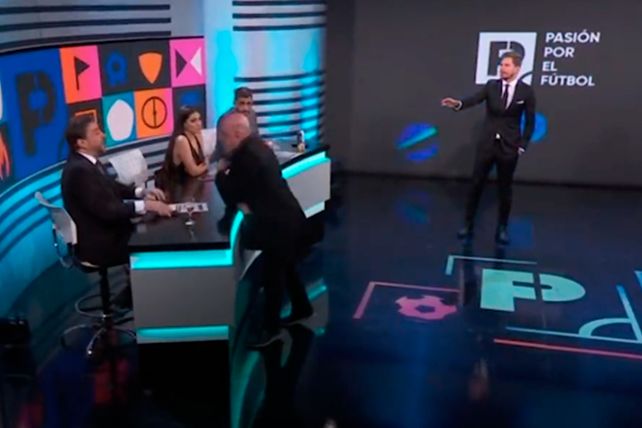 Horacio Pagani insultó a Distasio y luego lo fue a buscar en pleno programa para intentar golpearlo.