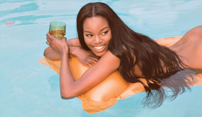 La revista Playboy eligió a su primera Playmate del año, un poco menos desnuda