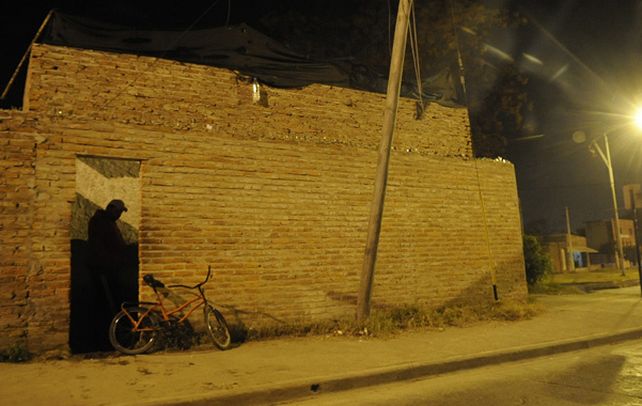 Oscuridad. Los defensores objetan las investigaciones policiales que culminan con los procesamientos de chicos. (foto: Francisco Guillen)