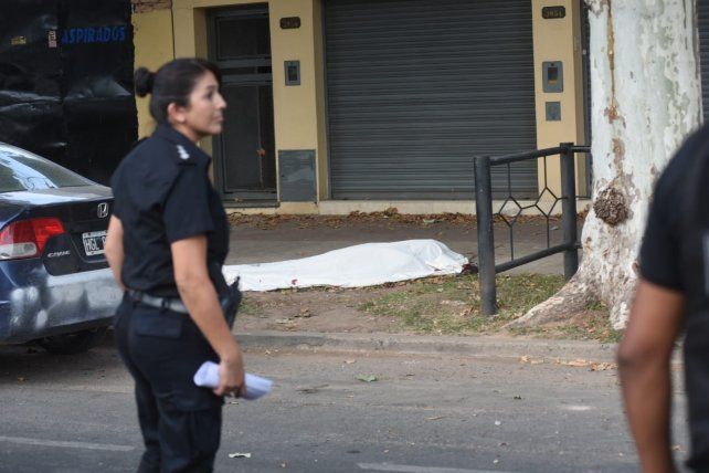 Lo asesinaron a tiros en la puerta de su taller mecánico de Rondeau al 3900