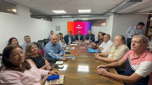 Santa Fe reabre las paritarias: este jueves arranca la negociación salarial del segundo semestre con estatales y docentes
