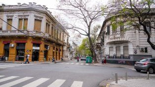 Una pelea cerca de un boliche del centro terminó con un joven baleado e internado