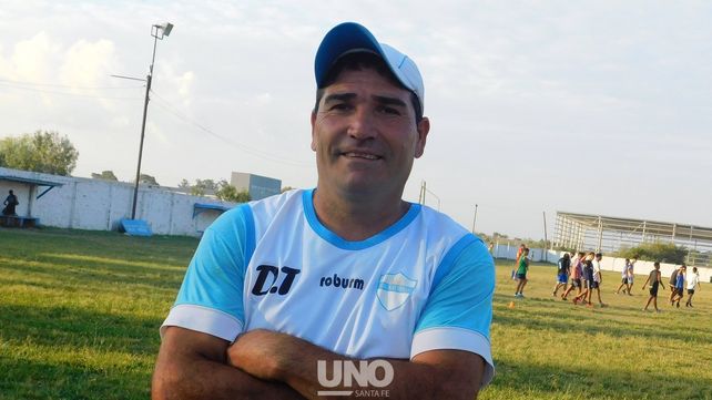  Rubén Souza continúa como director técnico de la Primera División de Nuevo Horizonte.