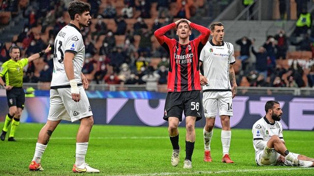 Milan perdió con Spezia y no pudo ser líder del Calcio