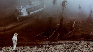 Los editores de El Eclipse siguen subidos al mismo barco después de 20 años y usan como metáfora la imagen icónica de la película Fitzcarraldo, con Klaus Kinsky.
