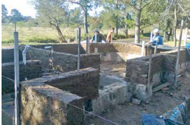 Beneficio. Las paredes de tierra logran más aislamiento térmico.