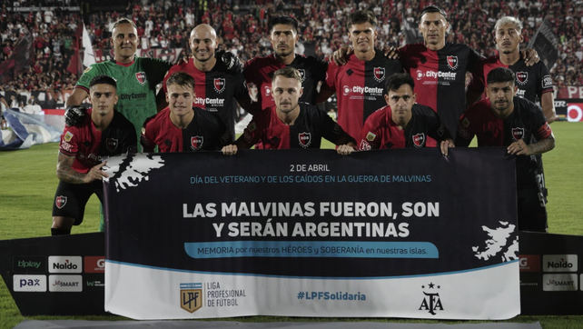 El equipo de Newells que salió a jugar frente a Boca en el Coloso Marcelo Bielsa.