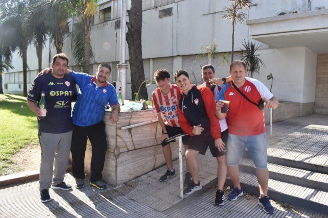 La previa en el 15 de Abril: fiesta tatengue pese al Día del Club