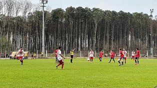 Sanjustino debutó con una tremenda goleada ante La Salle