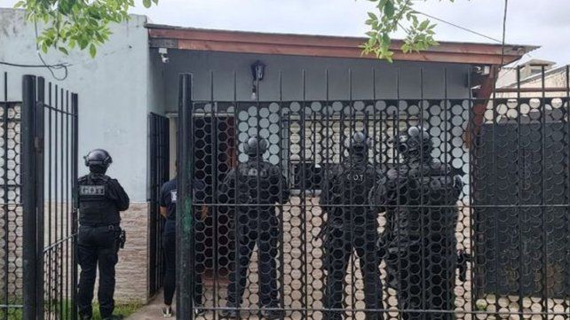 Megaoperativo policial por las balaceras y amenazas al gobernador Maximiliano Pullaro&nbsp;