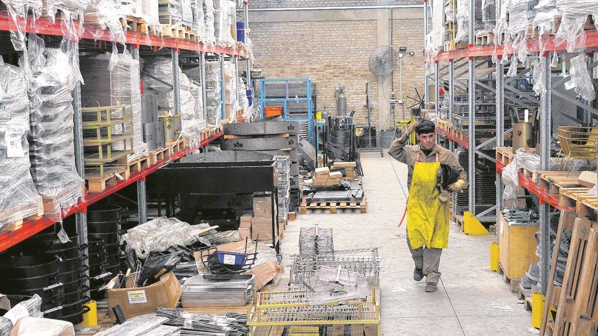 Tras el rebote de marzo, la producción industrial volvió a hundirse en abril