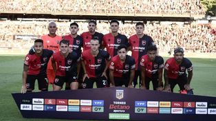 Los once de Newells en el Coloso del Parque que enfrentaron a Aldosivi. El mejor, Luca Regiardo.