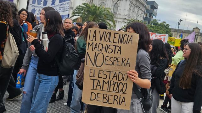 Ni Una Menos volvió a las calles de Paraná con un reclamo por la emergencia en violencia de género