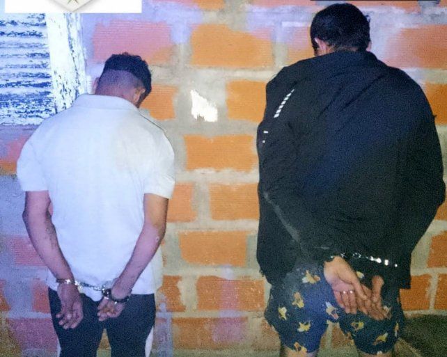 Dos hombres fueron detenidos con una pistola ametralladora en la zona oeste