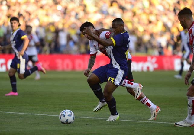 Central derrotó a River 3 a 1 en el Gigante.el pasado 11 de noviembre. Los dos ahora jugarán por un lugar en la final.