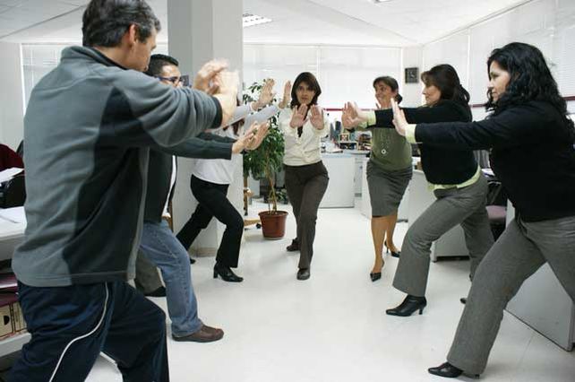 Cinco ejercicios óptimos para hacer antes de ir al trabajo