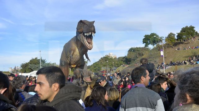 Tierra de dinos. Los dinosaurios fueron el mayor atractivo para chicos y grandes de la región.&nbsp;