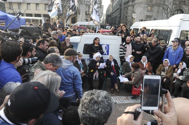 Hebe de Bonafini leyó un descargo en la Plaza de Mayo