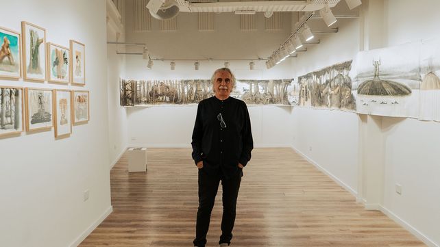 El artista Daniel Santoro y una obra realizada para el Centro Cultural Contraviento