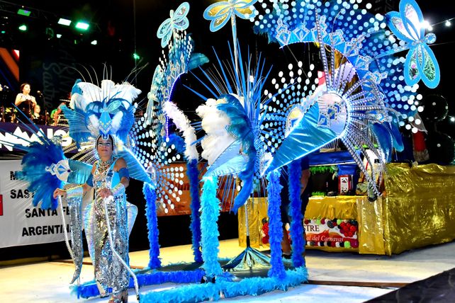 Sastre y una historia de 64 años de carnavales que ya forman parte del ADN de su gente