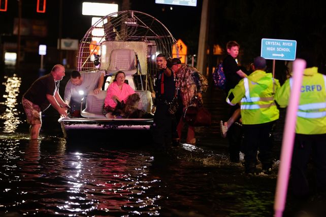 Personas y mascotas son rescatadas este viernes en Crystal River