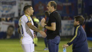 Ricardo Carloni aclaró que en Central aún no se habló de rescindirle el contrato a nadie