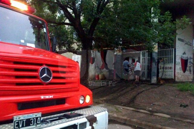 Se incendió un kiosco en barrio Centenario