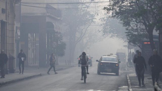El tiempo en Rosario: asoma un día muy agradable, pero con la ciudad invadida por el humo