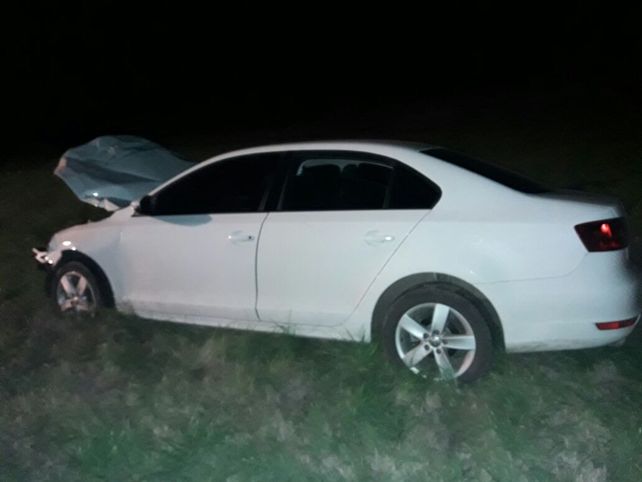 No pudo evitar chocar vacunos sueltos en la ruta 130