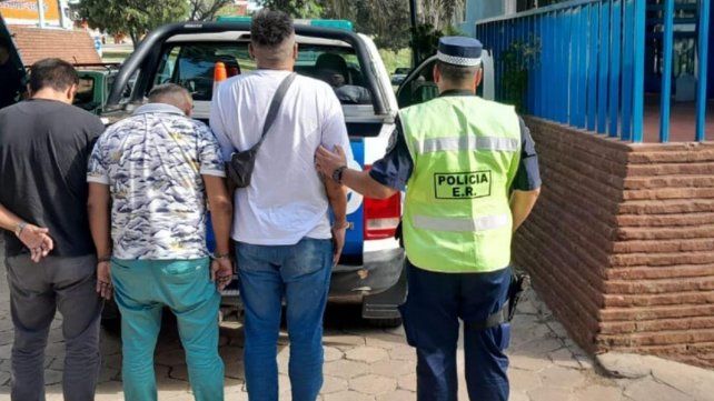 Tres tucumanos buscados por salideras bancarias fueron detenidos en Paraná con una gran suma de dinero.