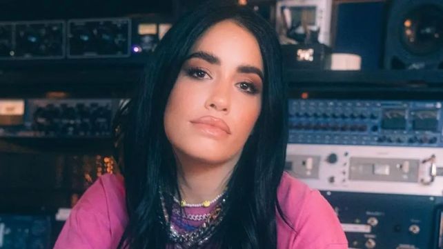 Lali Espósito estrenó dos nuevas canciones y generó furor con su cover de Yegua de Babasónicos.