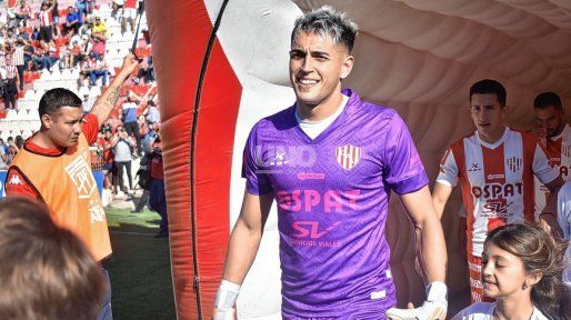 Unión en alerta, Junior vuelve a la carga por Santiago Mele