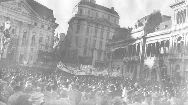 Acto en Plaza de Mayo en Buenos Aires.