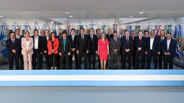 Massa junto a los gobernadores