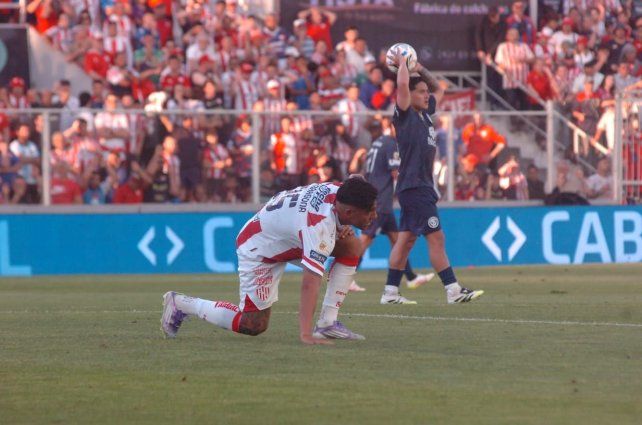 Unión dejó pasar una gran chance de escaparse en la punta tras igualar ante Independiente Rivadavia Unión dejó pasar una gran chance de escaparse en la punta tras igualar ante Independiente Rivadavia