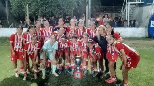 Unión se coronó campeón del Clausura femenino Narela Gómez.