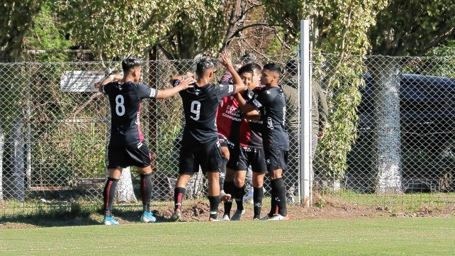 Colón consiguió una gran victoria ante Arsenal en Reserva