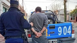 Indigente sufrió brutal ataque a fierrazos mientras dormía