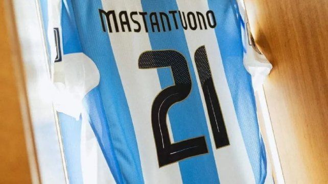 La formación de la Selección Argentina con Mastantuono como titular.