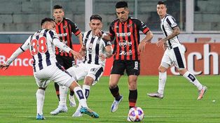 Patronato busca estirar su buena racha frente a Argentinos.