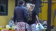Marian y Dante treparon un paredón y se fueron en medio de la noche.